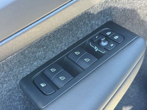 New 2026 Volvo XC40 B5 Plus w/ Protection Package Premier image 16