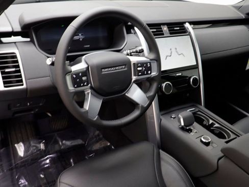 New 2025 Land Rover Discovery S AWD/4WD image 7