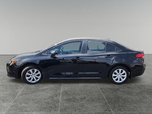 Certified 2025 Toyota Corolla LE FWD image 4