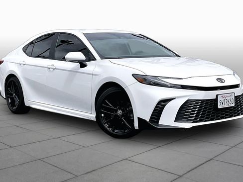 Used 2026 Toyota Camry SE w/ Convenience Package FWD image 2