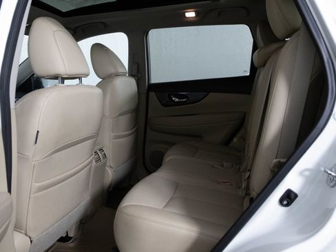 Used 2015 Nissan Rogue SL w/ SL Premium Package image 35