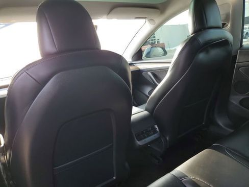 Used 2021 Tesla Model 3 Standard Range Plus image 30