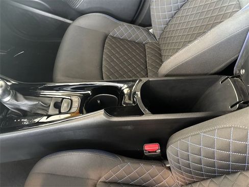 Used 2020 Toyota C-HR XLE image 21