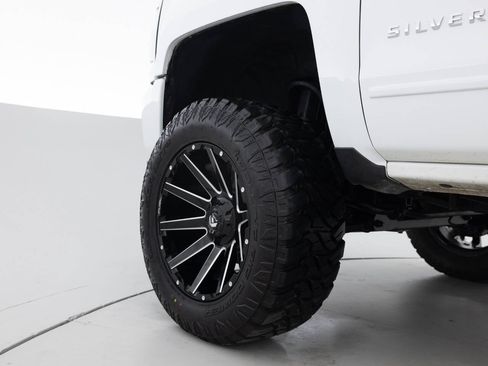 Used 2018 Chevrolet Silverado 1500 LT w/ All Star Edition image 17