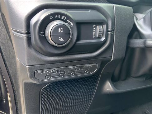 Used 2025 Jeep Gladiator Mojave AWD/4WD image 33
