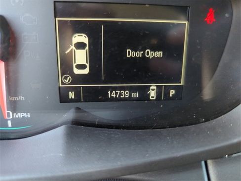 Used 2022 Chevrolet Trax LT w/ Sport Edition image 41