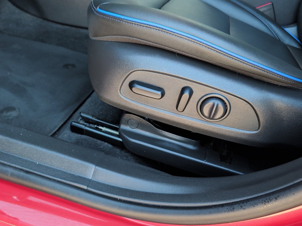 Used 2024 Buick Envista Sport Touring w/ Convenience I Package FWD image 12
