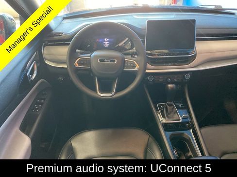Used 2025 Jeep Compass Limited AWD/4WD image 4