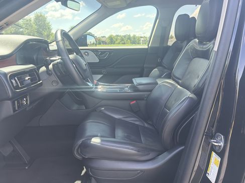 Used 2023 Lincoln Aviator Reserve w/ Equipment Group 201A AWD/4WD image 14