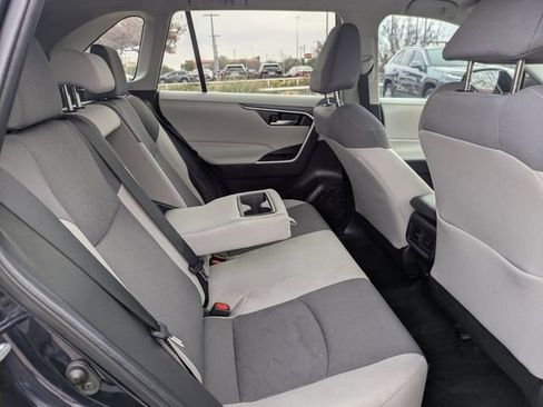 Used 2022 Toyota RAV4 XLE image 28