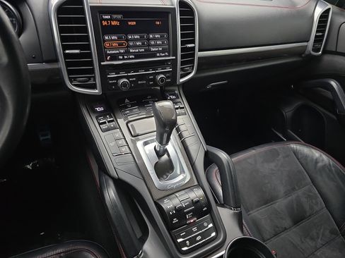 Used 2016 Porsche Cayenne GTS image 20