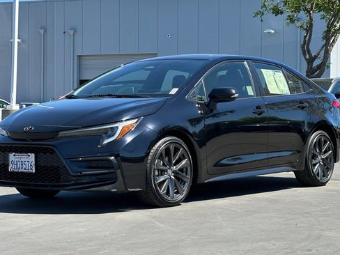 Used 2023 Toyota Corolla SE w/ SE Premium Package FWD image 8