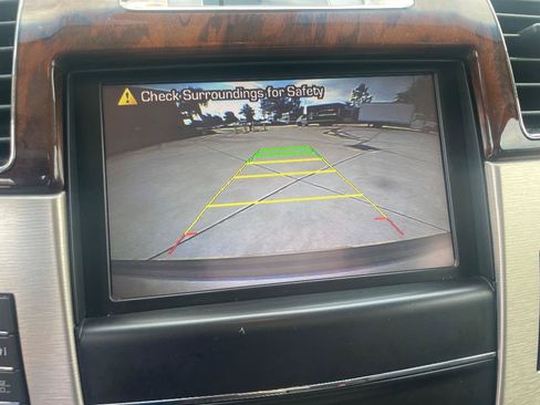 Used 2013 Cadillac Escalade Platinum AWD/4WD image 13