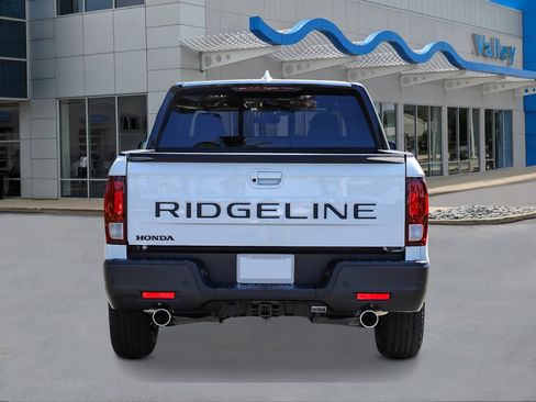 New 2026 Honda Ridgeline Black Edition image 3