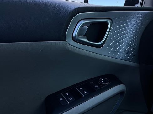Used 2025 Kia Soul LX w/ LX Technology Package image 19