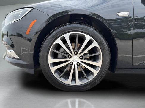 Used 2018 Buick Regal Essence FWD image 30