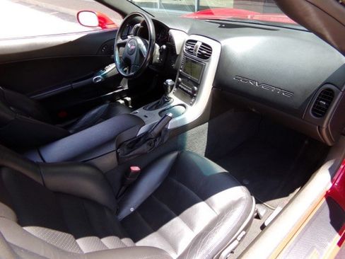 Used 2005 Chevrolet Corvette Coupe w/ Preferred Equipment Group RWD image 24
