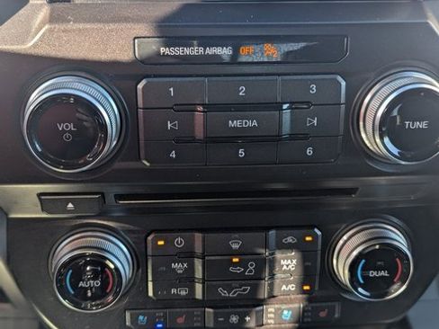 Used 2018 Ford F150 Lariat w/ Equipment Group 502A Luxury image 15