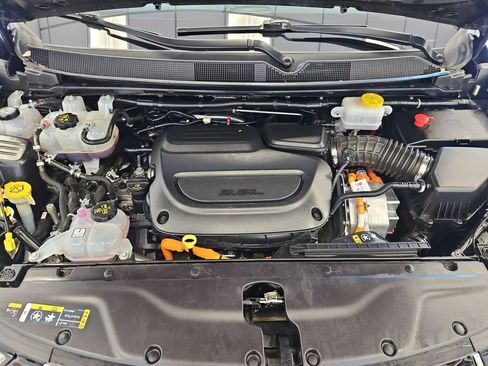 Used 2024 Chrysler Pacifica Limited FWD image 31