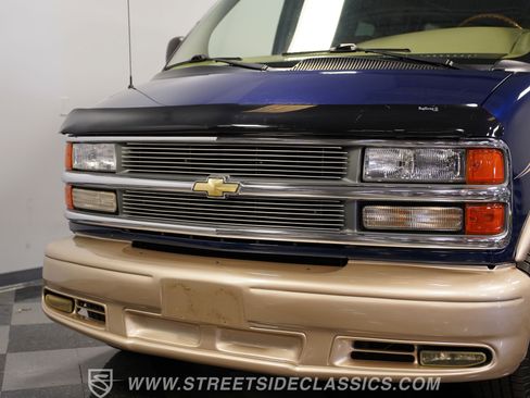 Used 2001 Chevrolet Express 1500 w/ Preferred Equipment Group 3 image 19