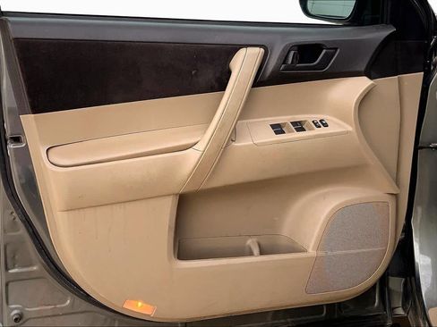 Used 2010 Toyota Highlander 2WD image 19
