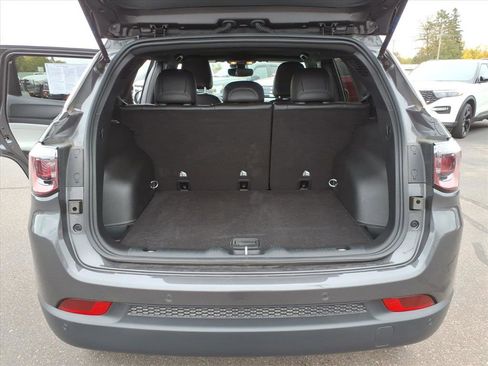 Used 2024 Jeep Compass Limited image 15