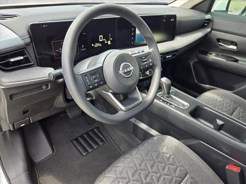 Used 2025 Nissan Kicks SV FWD image 10