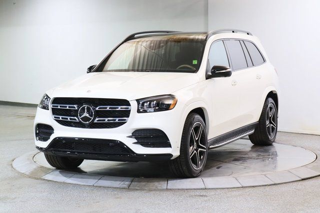 Used 2022 Mercedes-Benz GLS 580 4MATIC image 16