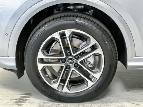 New 2025 Audi Q5 Premium image 25