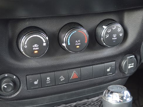 Used 2018 Jeep Wrangler Unlimited Sport S image 20