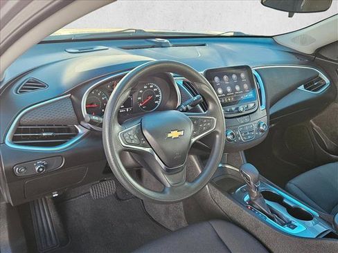 Used 2025 Chevrolet Malibu LT image 10