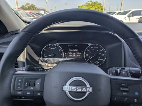 Used 2025 Nissan Rogue SV image 28