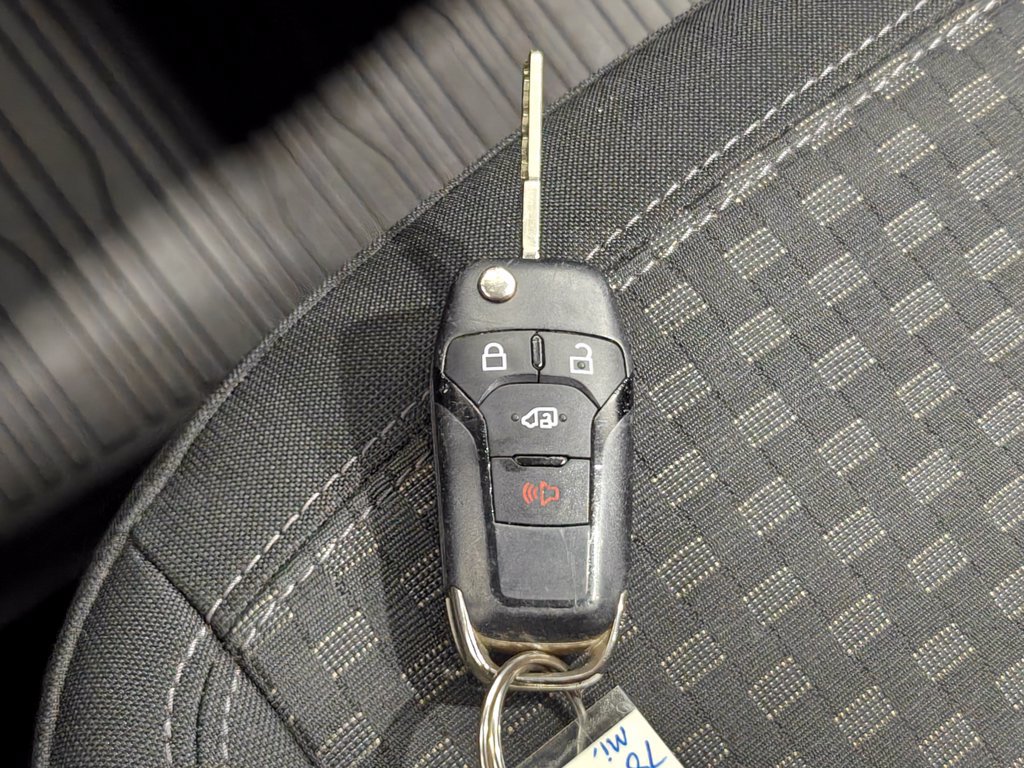 Used 2020 Ford Transit Connect XLT FWD image 11