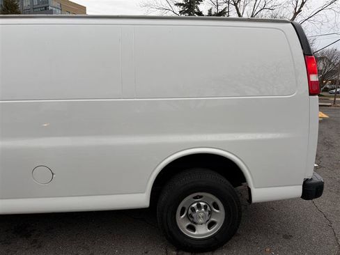 Used 2021 Chevrolet Express 2500 w/ Driver Convenience Package RWD image 12
