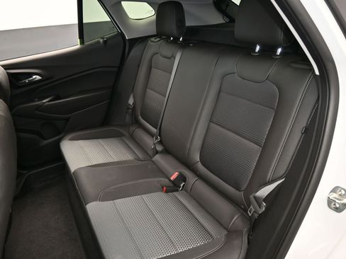 Used 2025 Chevrolet Trax LT w/ LT Convenience Package image 36