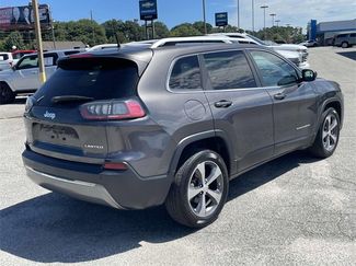 Used 2019 Jeep Cherokee Limited video 3