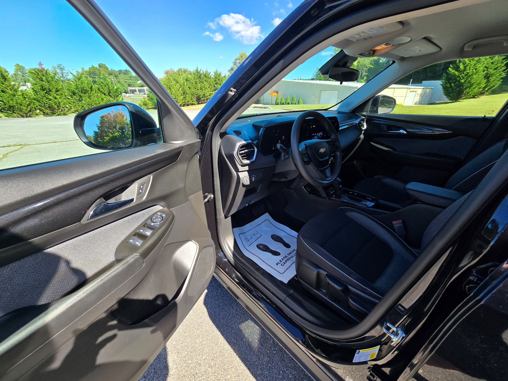 Used 2025 Chevrolet TrailBlazer LT AWD/4WD image 10