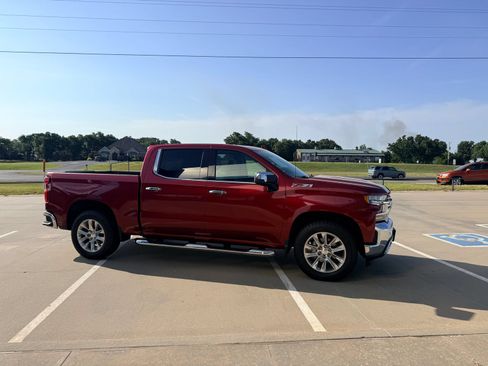 Used 2022 Chevrolet Silverado 1500 LTZ w/ LTZ Premium Package AWD/4WD image 5