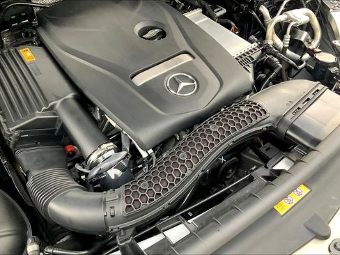 Used 2019 Mercedes-Benz GLC 300 4MATIC image 31