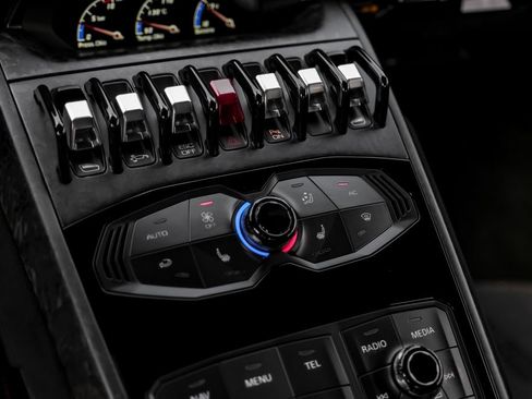 Used 2018 Lamborghini Huracan Performante image 26