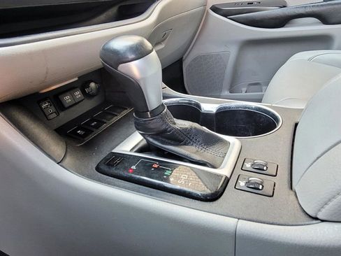 Used 2019 Toyota Highlander XLE image 24