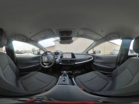 Used 2025 Toyota Prius LE image 40
