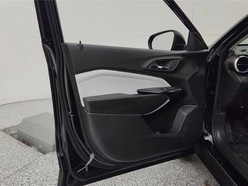 New 2026 Chevrolet Trax LT w/ Driver Confidence Package FWD image 31