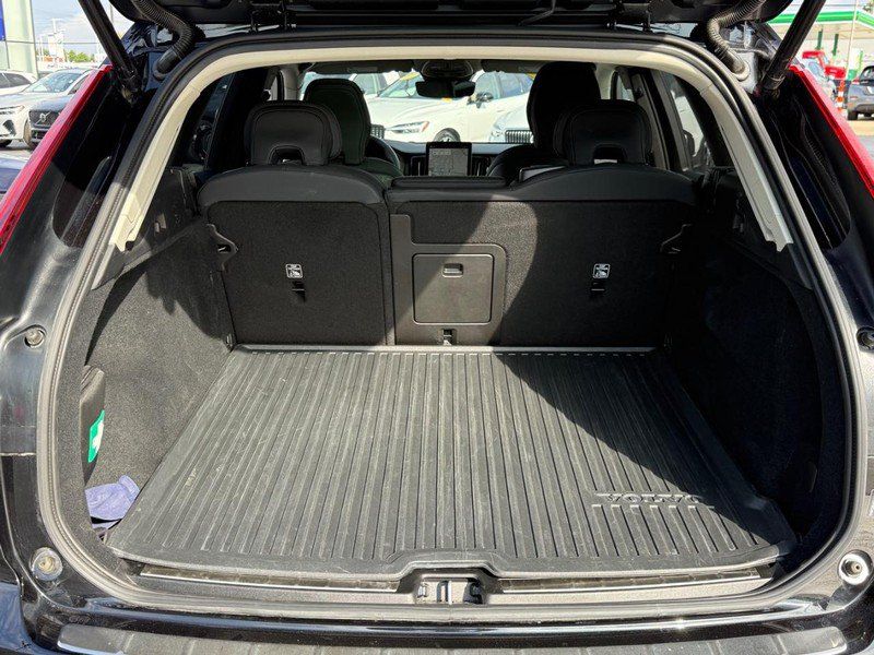 Used 2026 Volvo XC60 B5 Plus AWD/4WD image 5