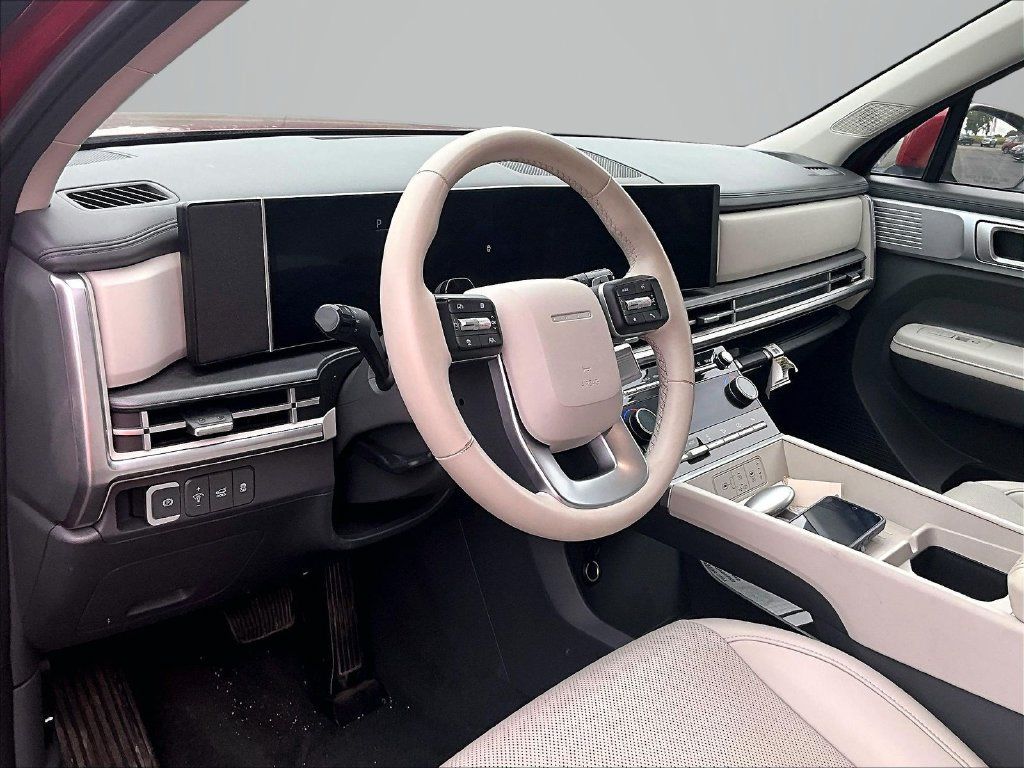 Used 2025 Hyundai Santa Fe SEL FWD image 13