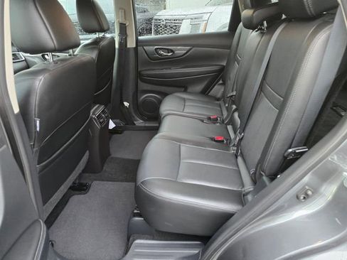 Used 2016 Nissan Rogue SL w/ SL Premium Package image 15