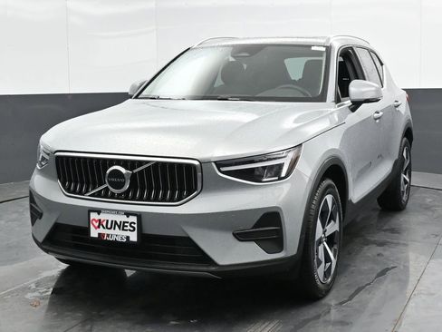 New 2025 Volvo XC40 B5 Core w/ Protection Package Premier image 5