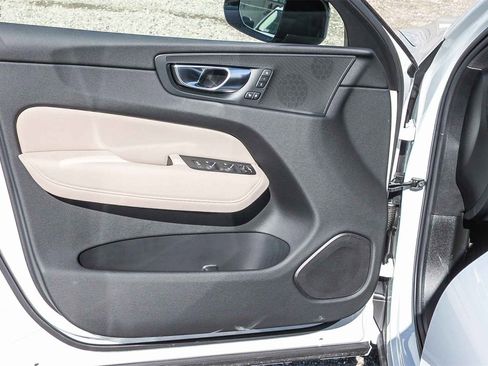 New 2026 Volvo XC60 B5 Plus w/ Climate Package PRO image 23