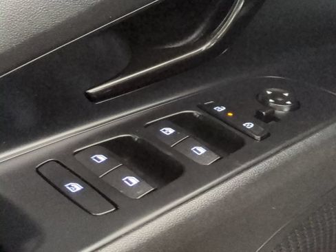 Used 2025 Hyundai Elantra Sport FWD image 28
