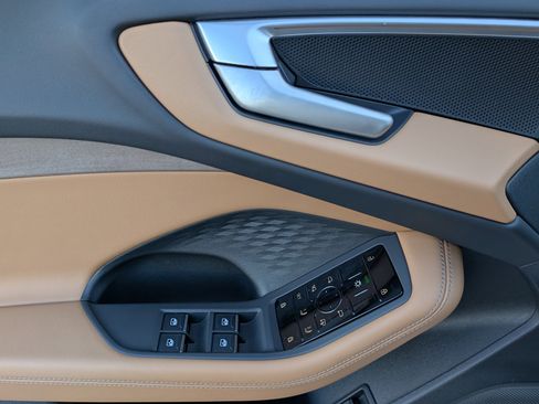 Used 2025 Audi A5 2.0T Premium w/ Convenience Package image 16